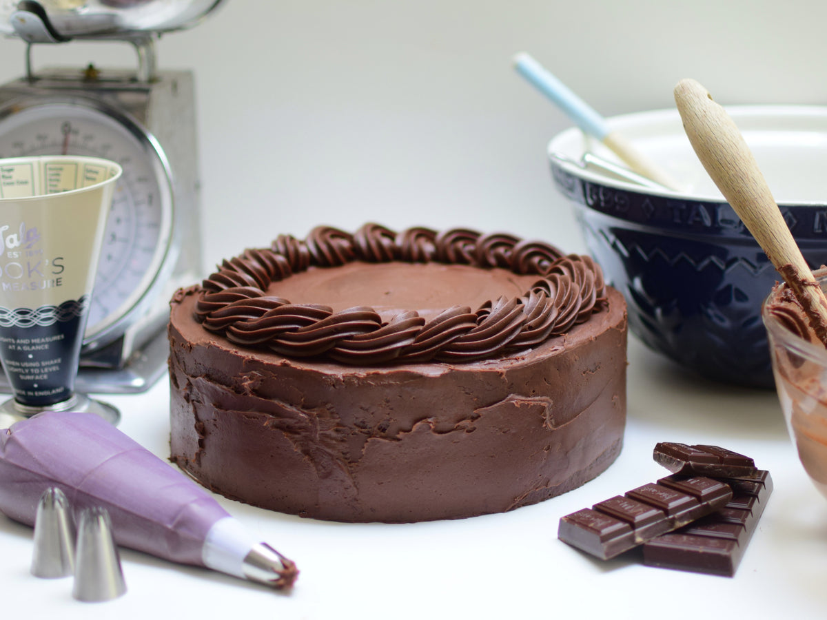Chocolate Fudge Cake Recipe &ndash; Tala Cooking