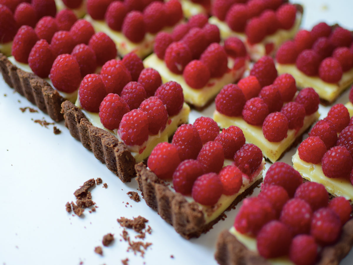 White Chocolate and Raspberry Tart with a Dark Chocolate Crust – Tala Cooking